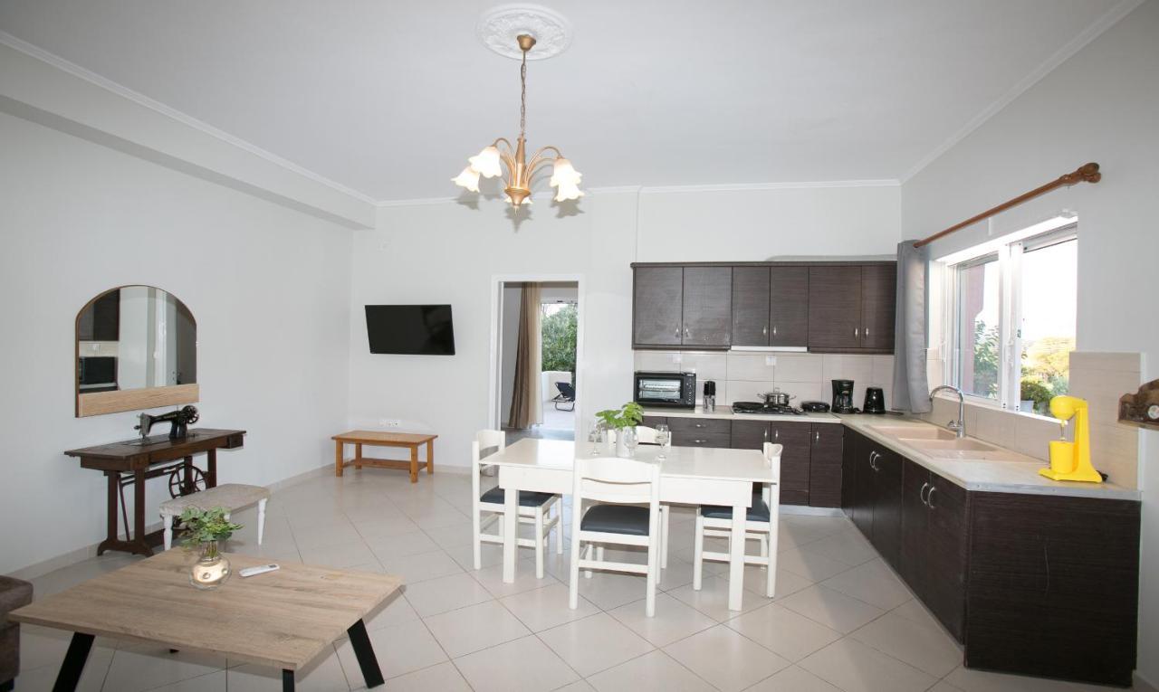 Babi'S Villa - Garden Apartment Lixouri Exterior photo